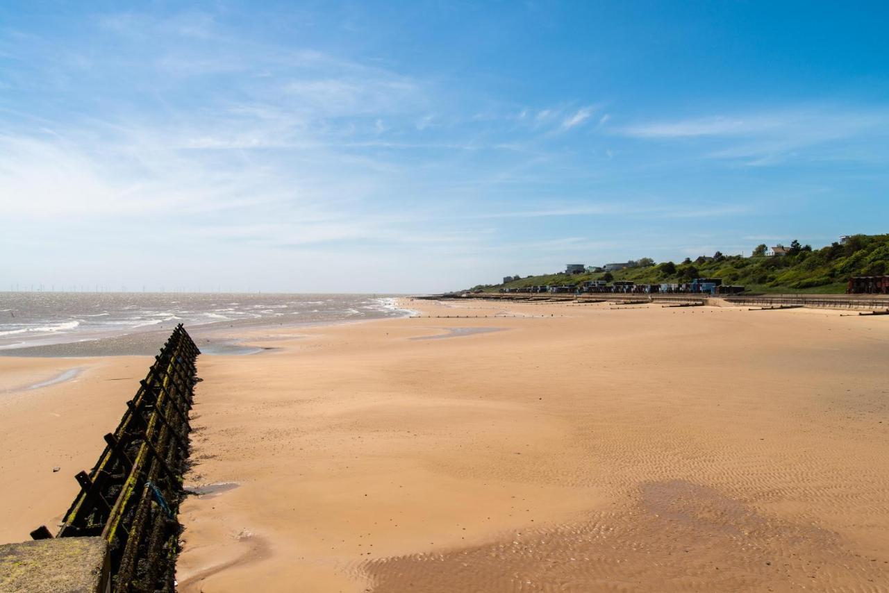 8 Berth Caravan For Hire At St Osyth Beach Ref 28047R Клактон-он-Сі Екстер'єр фото