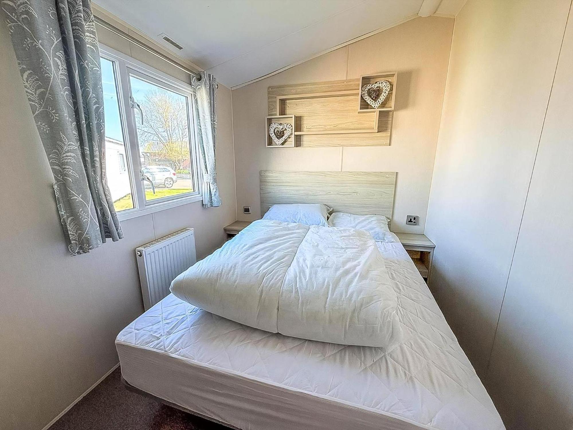 8 Berth Caravan For Hire At St Osyth Beach Ref 28047R Клактон-он-Сі Екстер'єр фото