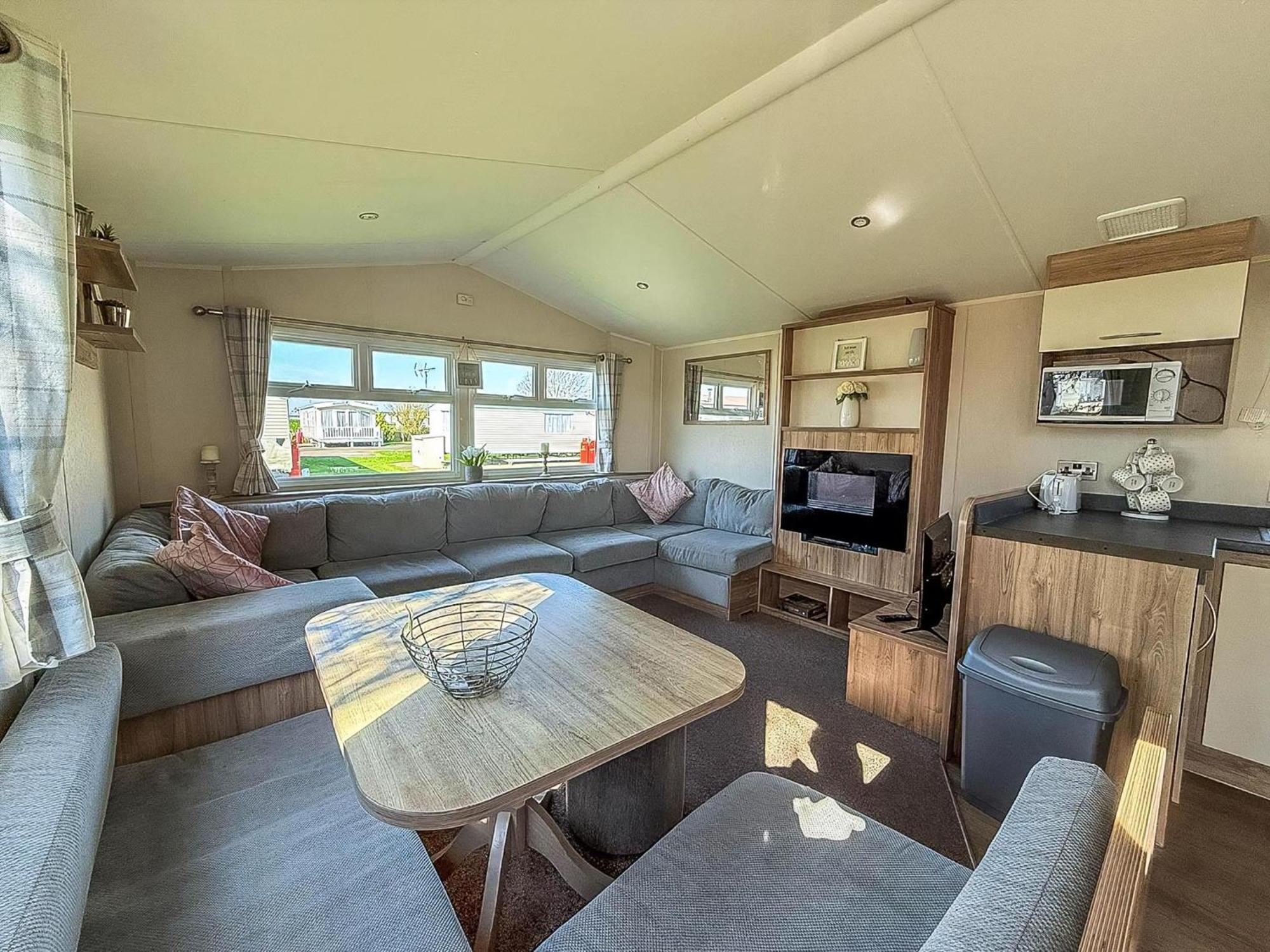 8 Berth Caravan For Hire At St Osyth Beach Ref 28047R Клактон-он-Сі Екстер'єр фото